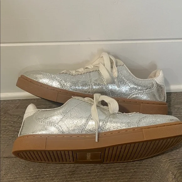 Cushionaire Balance Lace Up Silver Metallic Sneakers Size 6 - Picture 9 of 10